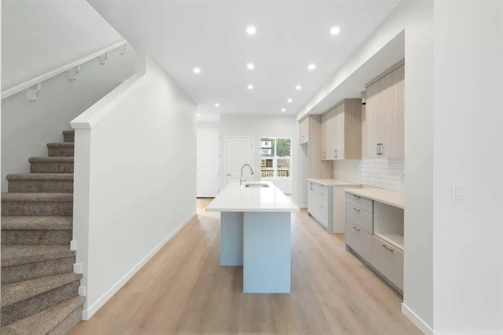 135 Creekview Gardens SW