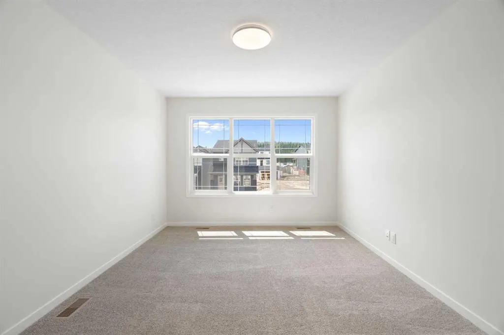 135 Creekview Gardens SW