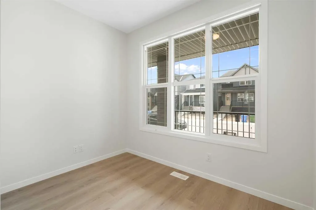 135 Creekview Gardens SW