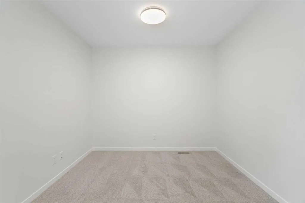 135 Creekview Gardens SW