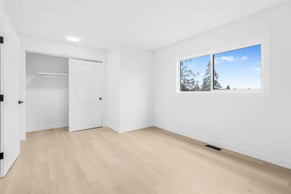 112 Erin Grove Close SE, #2