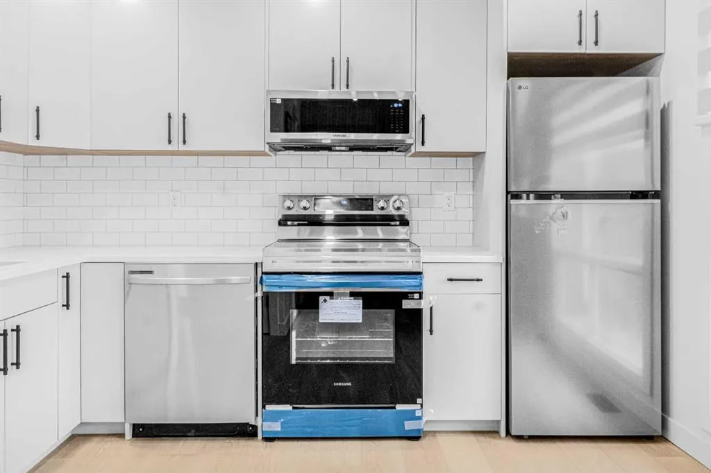 112 Erin Grove Close SE, #2