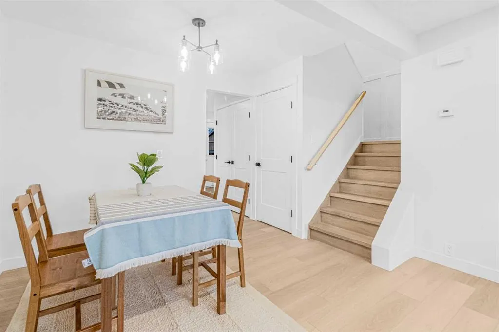 112 Erin Grove Close SE, #2