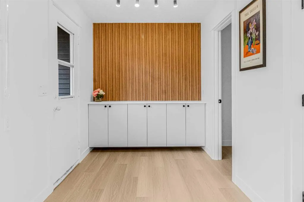 112 Erin Grove Close SE, #2