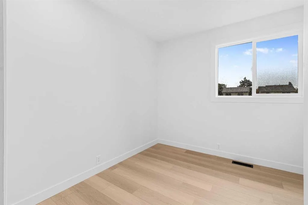 112 Erin Grove Close SE, #2