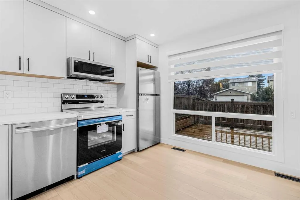 112 Erin Grove Close SE, #2