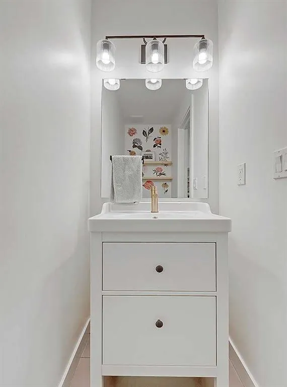 2127 34 Avenue SW, #2