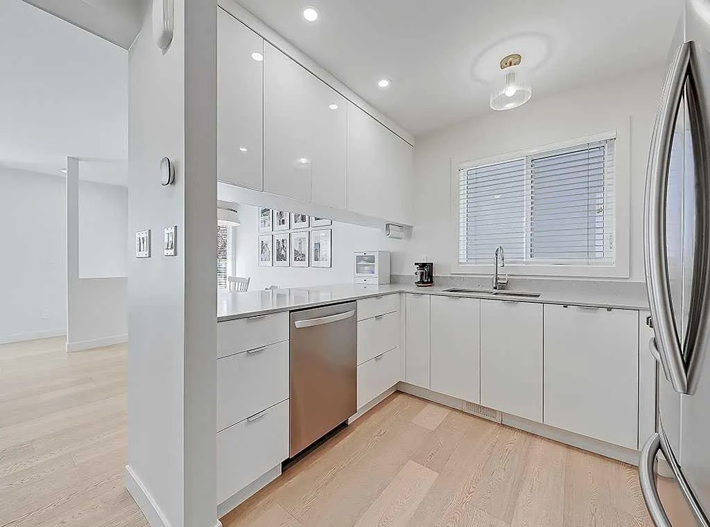 2127 34 Avenue SW, #2