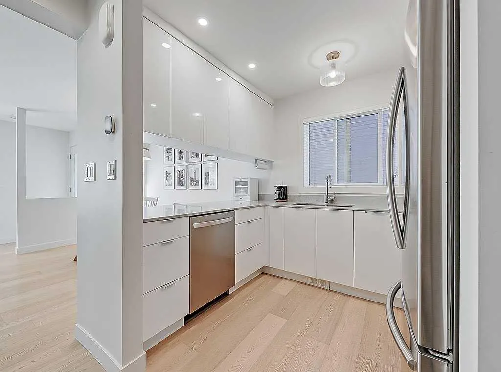 2127 34 Avenue SW, #2