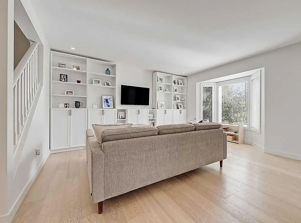 2127 34 Avenue SW, #2