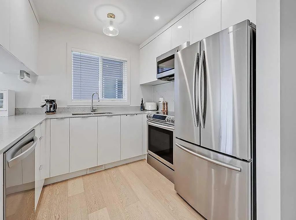 2127 34 Avenue SW, #2