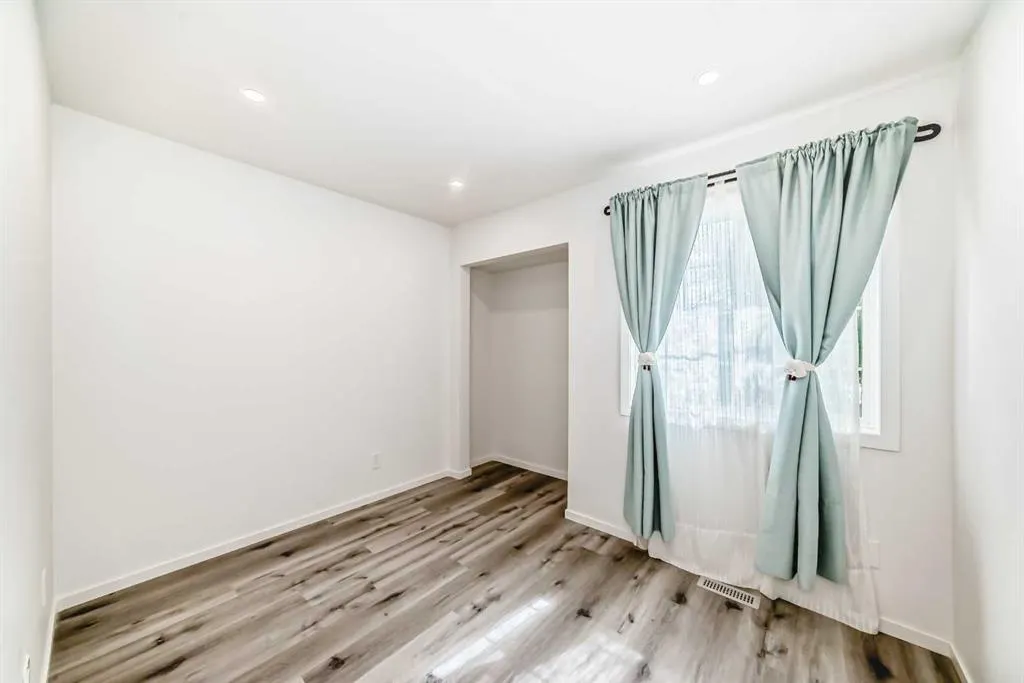 12650 Coventry Hills Way NE