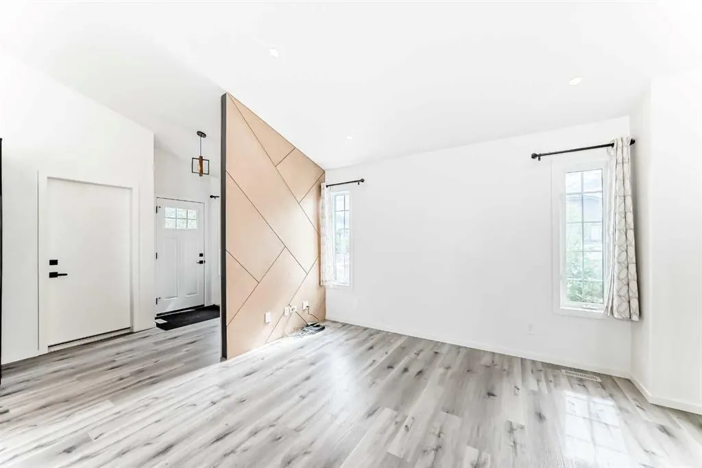 12650 Coventry Hills Way NE