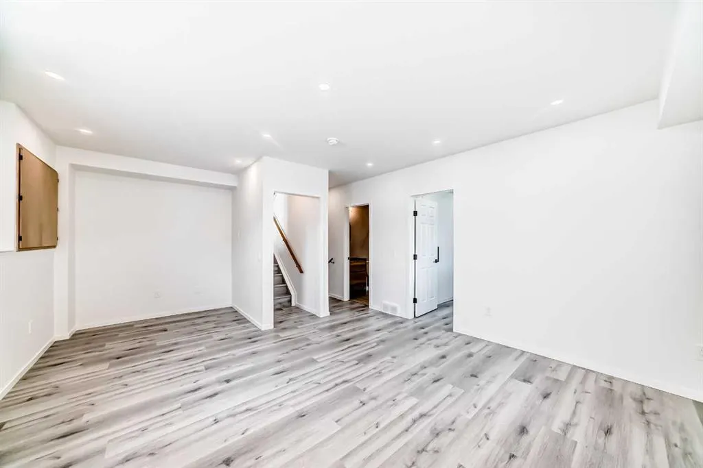 12650 Coventry Hills Way NE