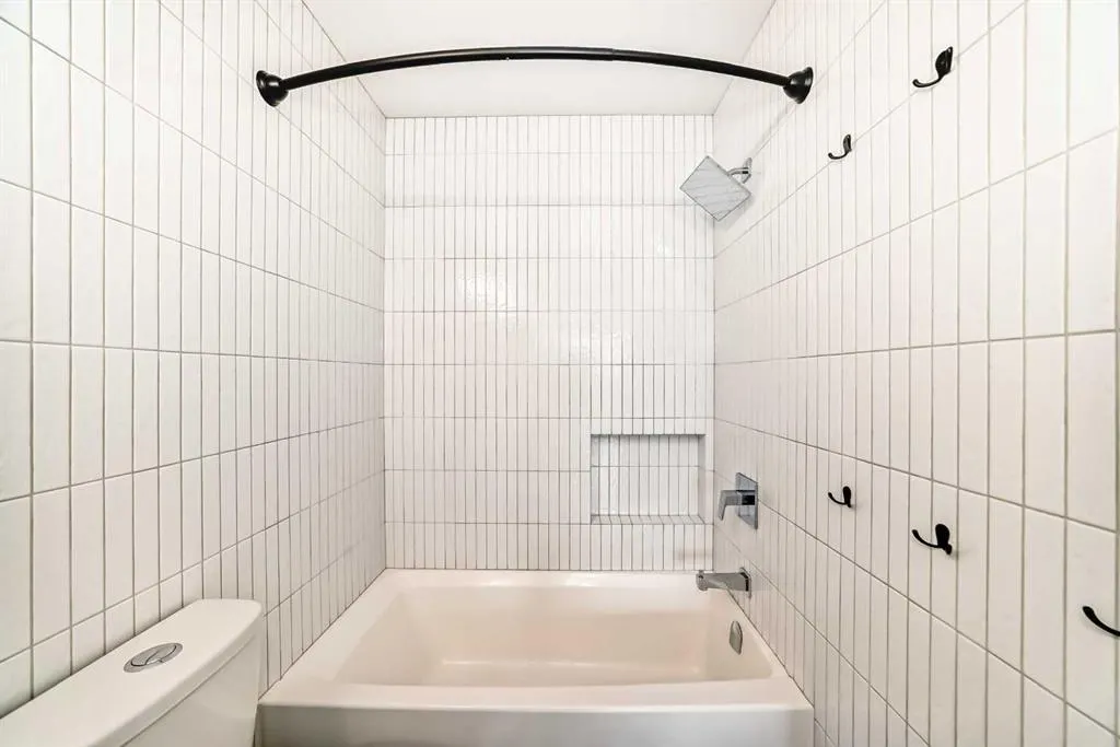 12650 Coventry Hills Way NE