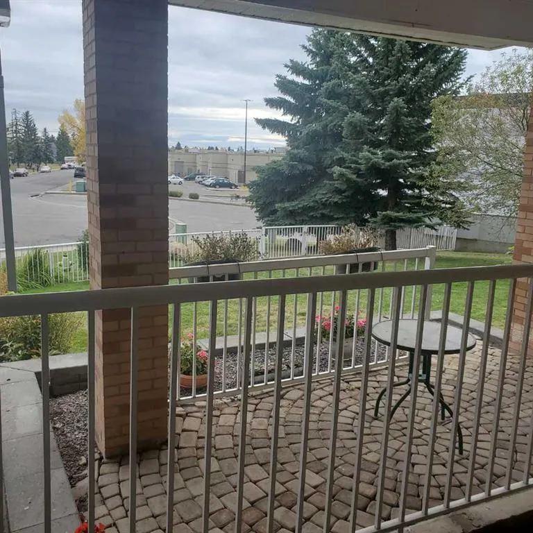 165 Manora Place NE, #222