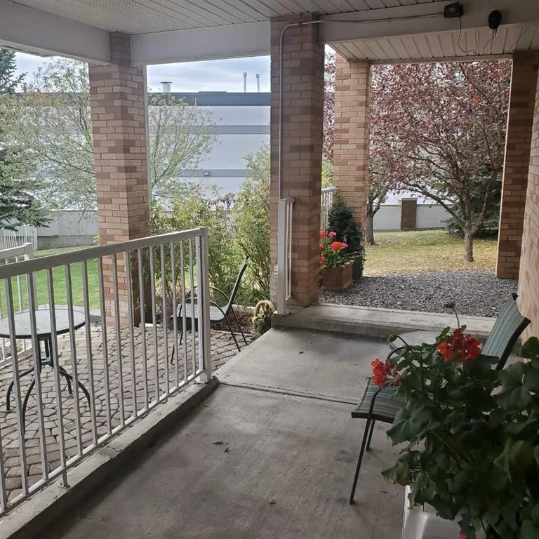 165 Manora Place NE, #222