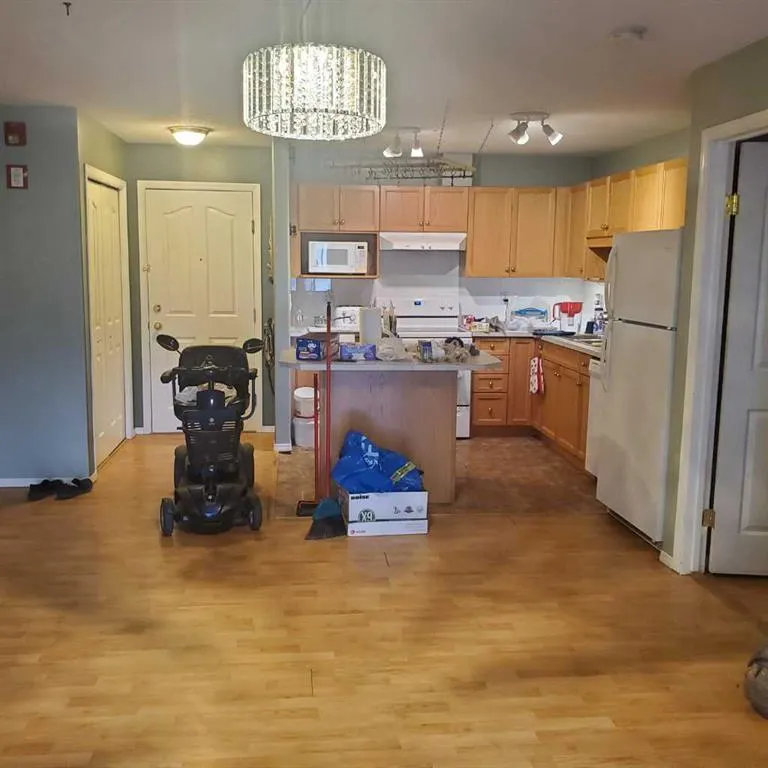 165 Manora Place NE, #222