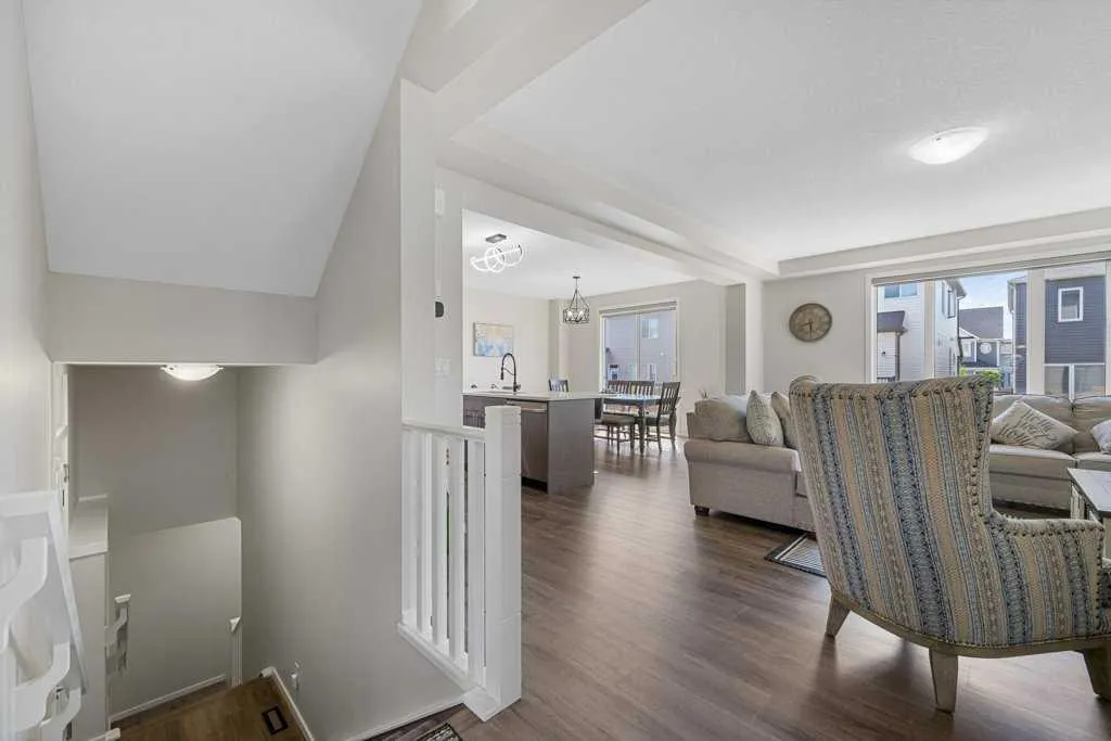 2091 Windbury Crescent SW