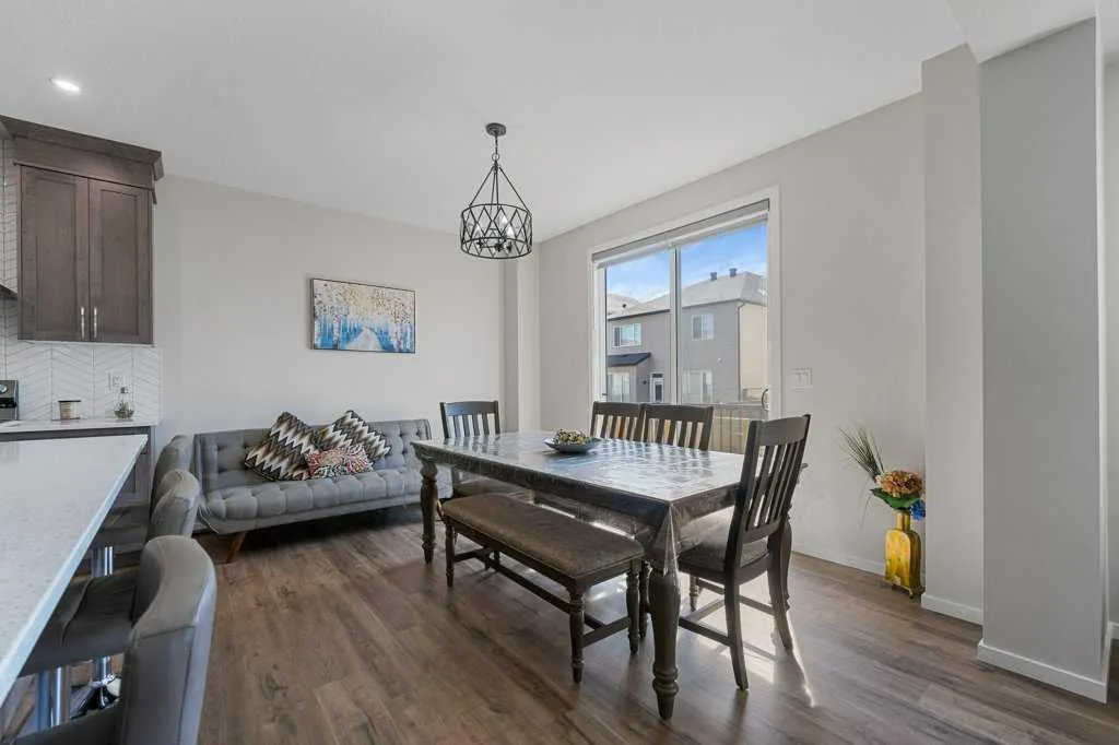 2091 Windbury Crescent SW