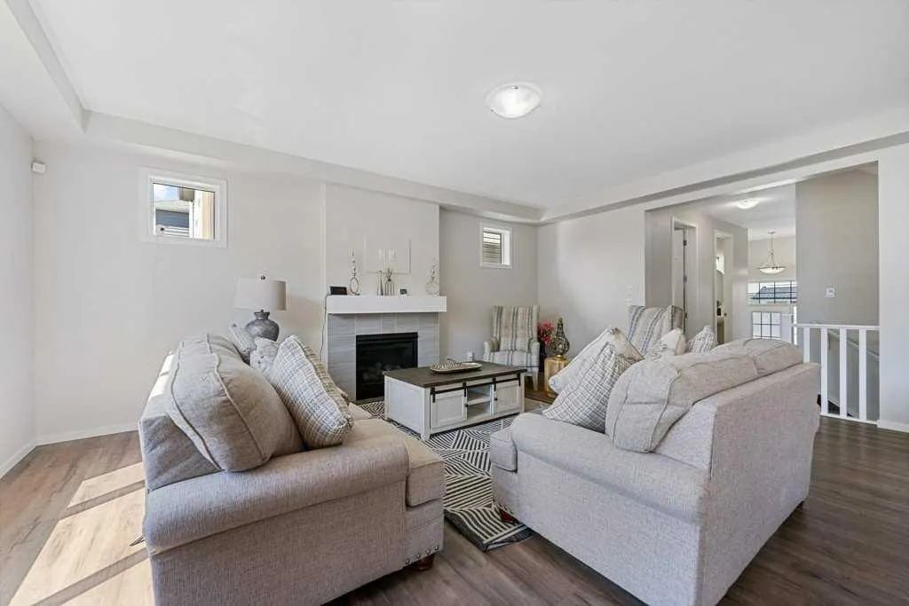 2091 Windbury Crescent SW