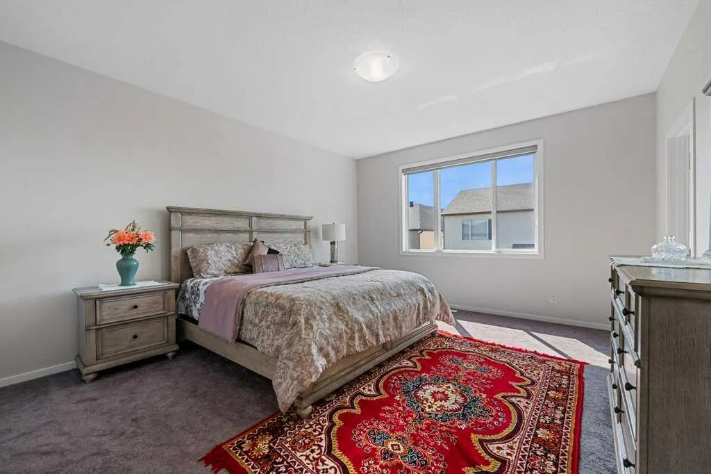 2091 Windbury Crescent SW