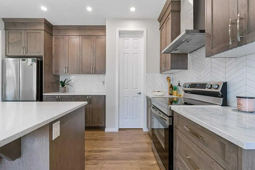 2091 Windbury Crescent SW