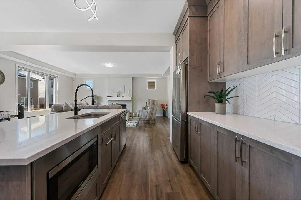 2091 Windbury Crescent SW