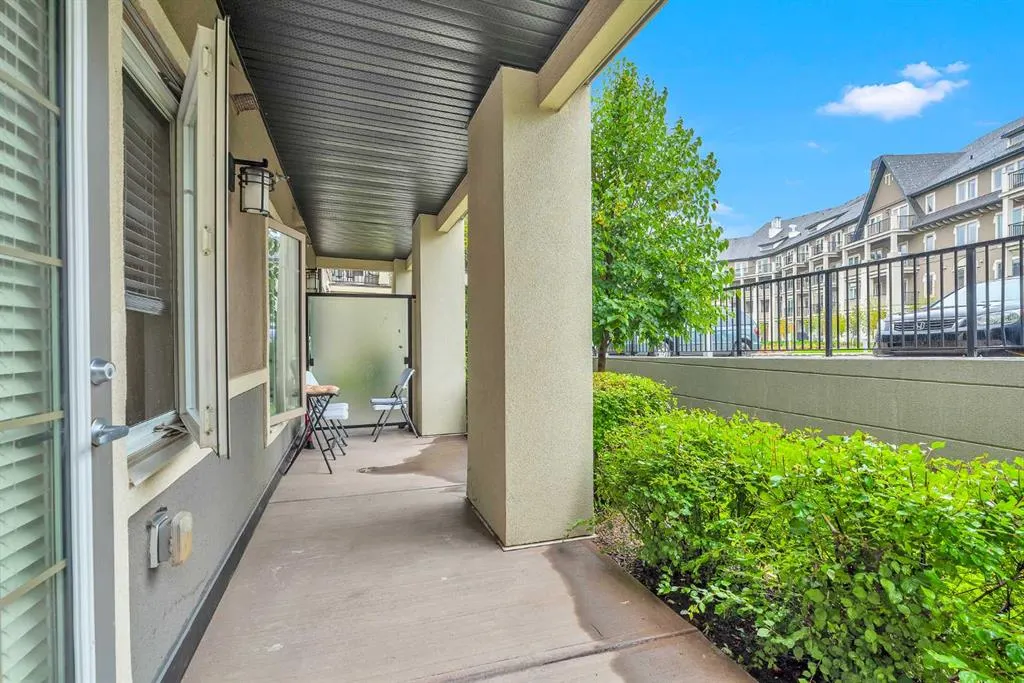 20 Mahogany Mews SE, #104