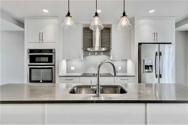 2717 17 Street SW, #208