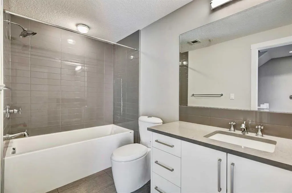 2717 17 Street SW, #208