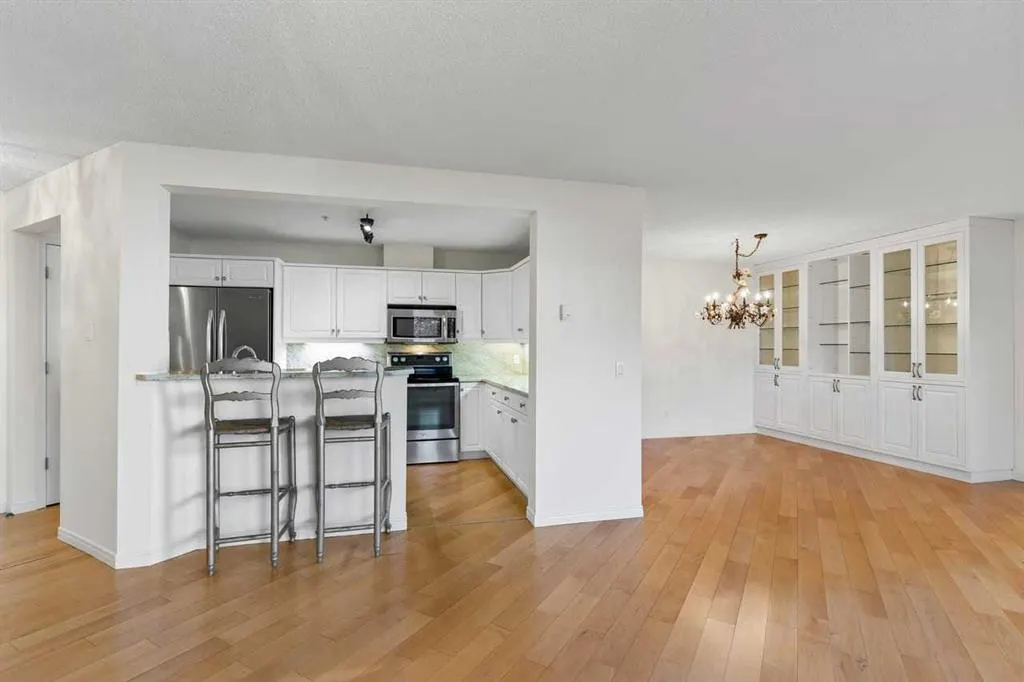 2144 Paliswood Road SW, #206