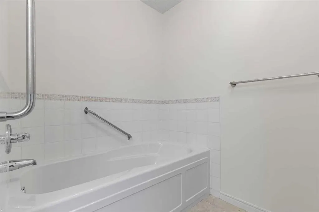 2144 Paliswood Road SW, #206