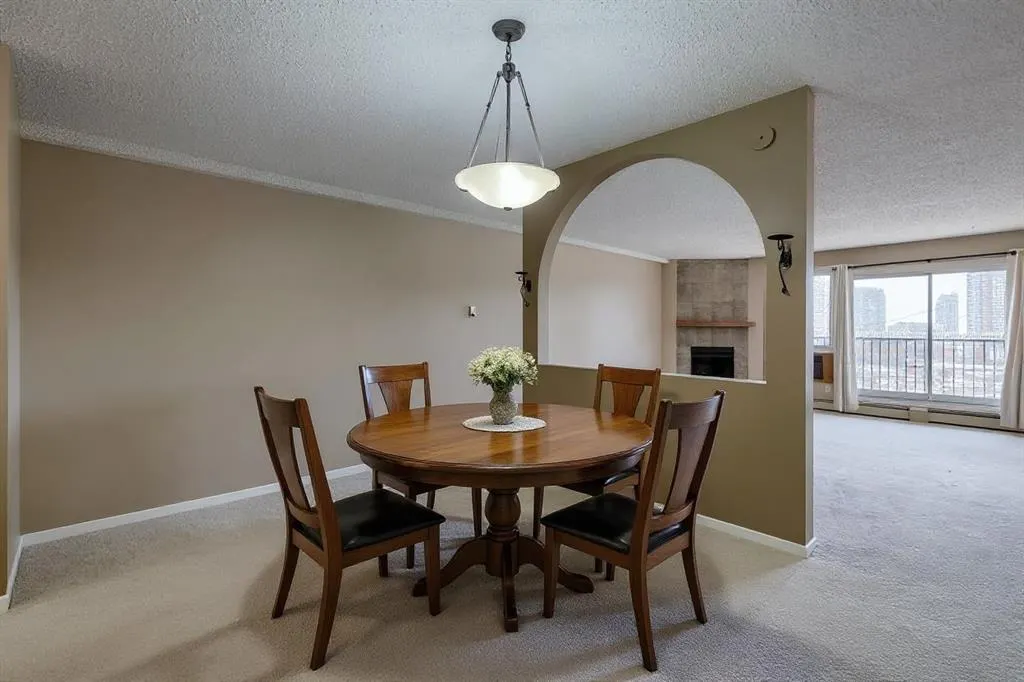 333 2 Avenue NE, #303