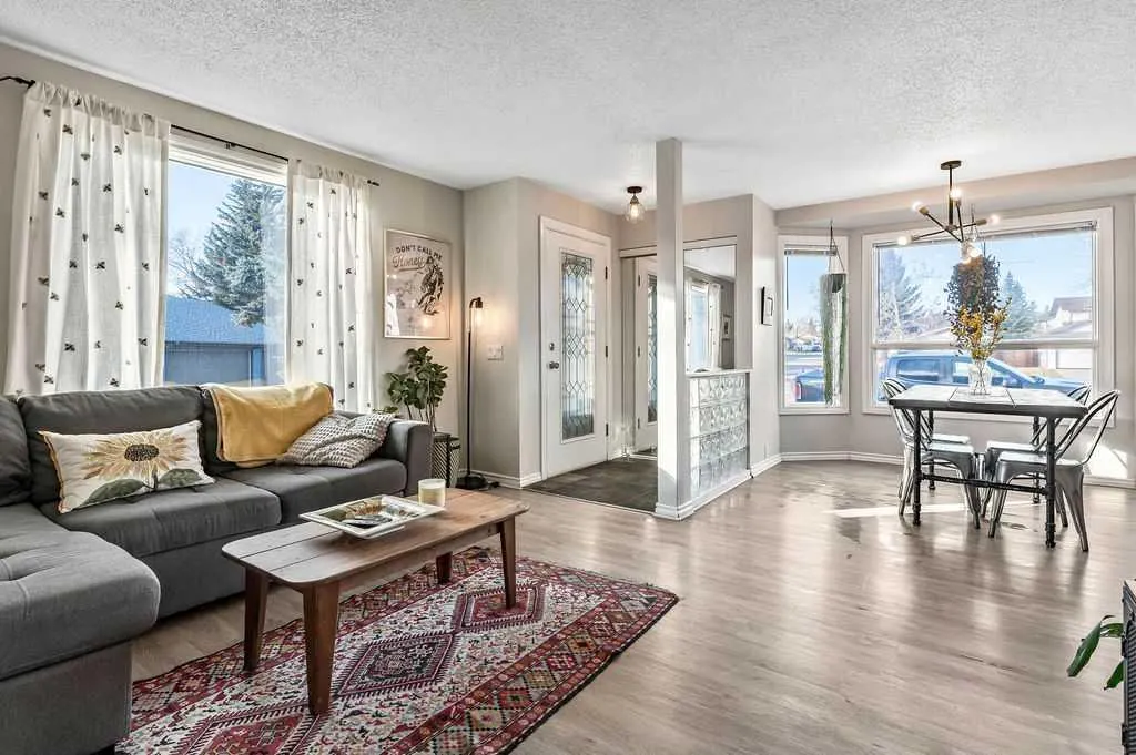 106 Woodfield Close SW