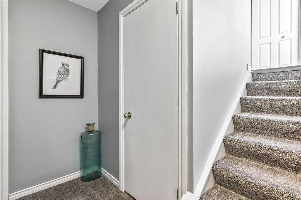 106 Woodfield Close SW