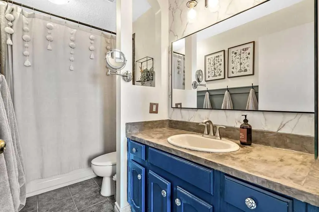 106 Woodfield Close SW