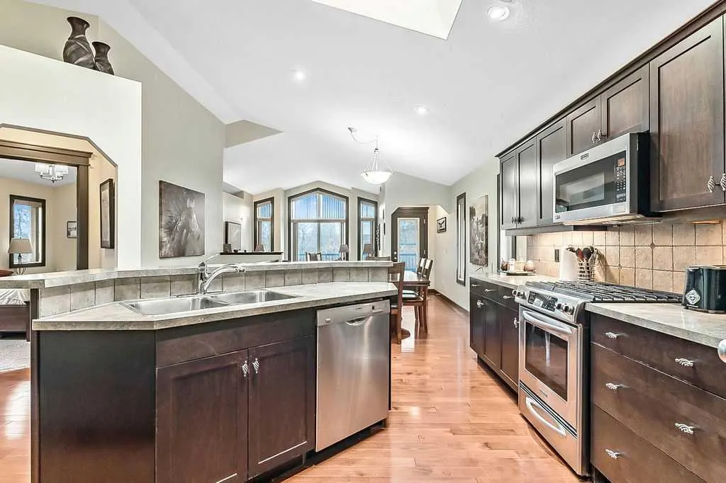 263 Willow Ridge Manor SW