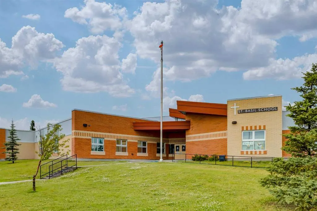 90 Tuscany Springs Hill NW