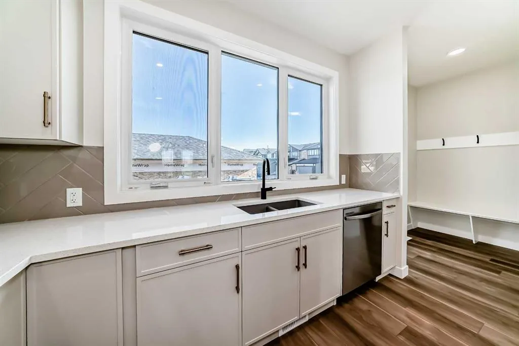 1001 Reynolds Crescent SW