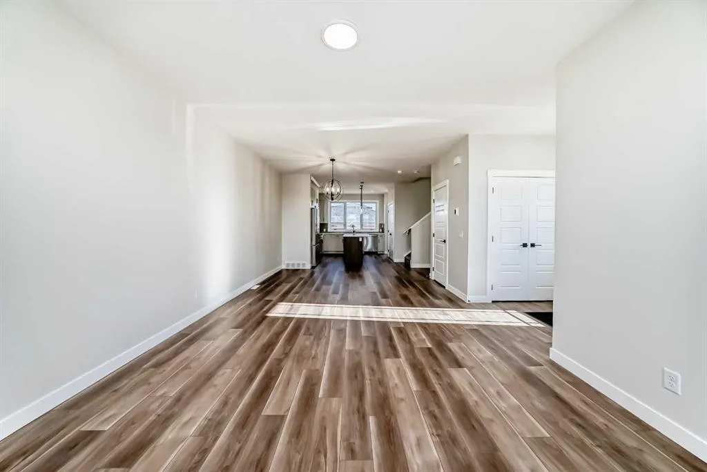 1001 Reynolds Crescent SW