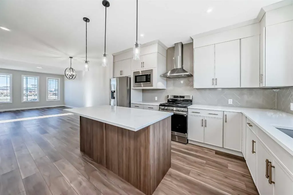 1001 Reynolds Crescent SW