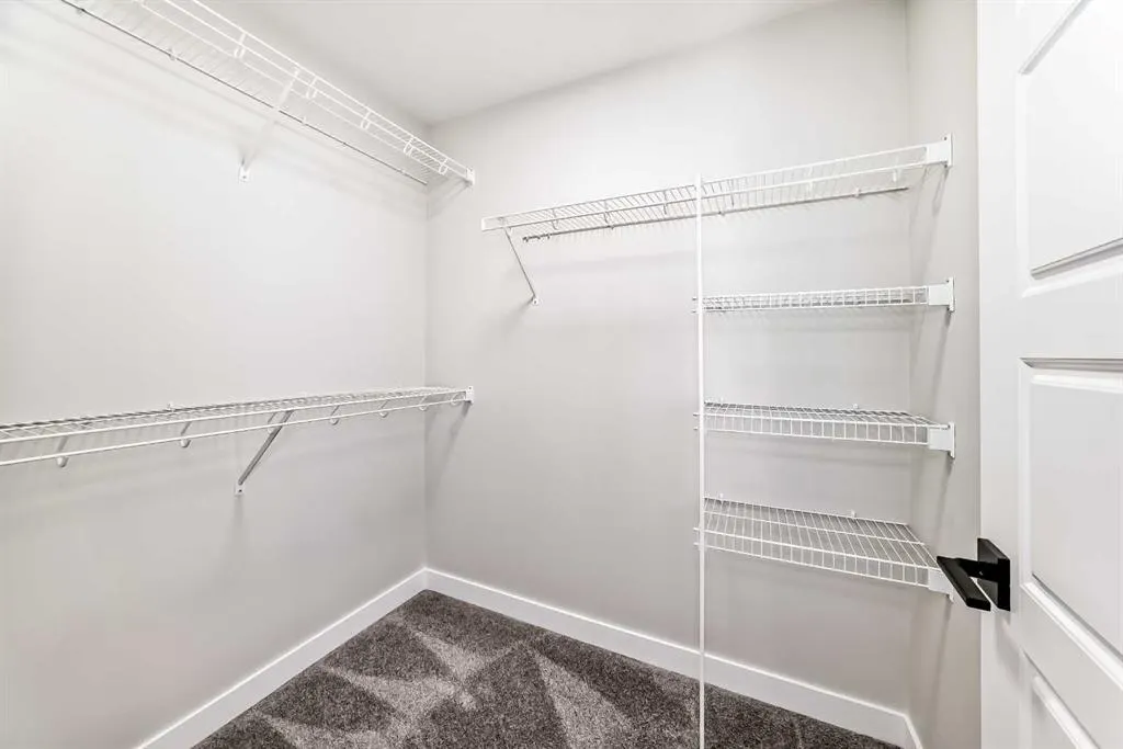 1001 Reynolds Crescent SW