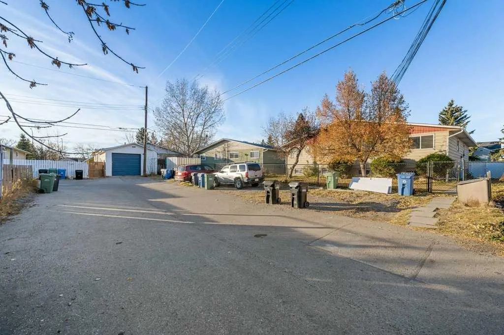 53,55 Dovercliffe Way SE