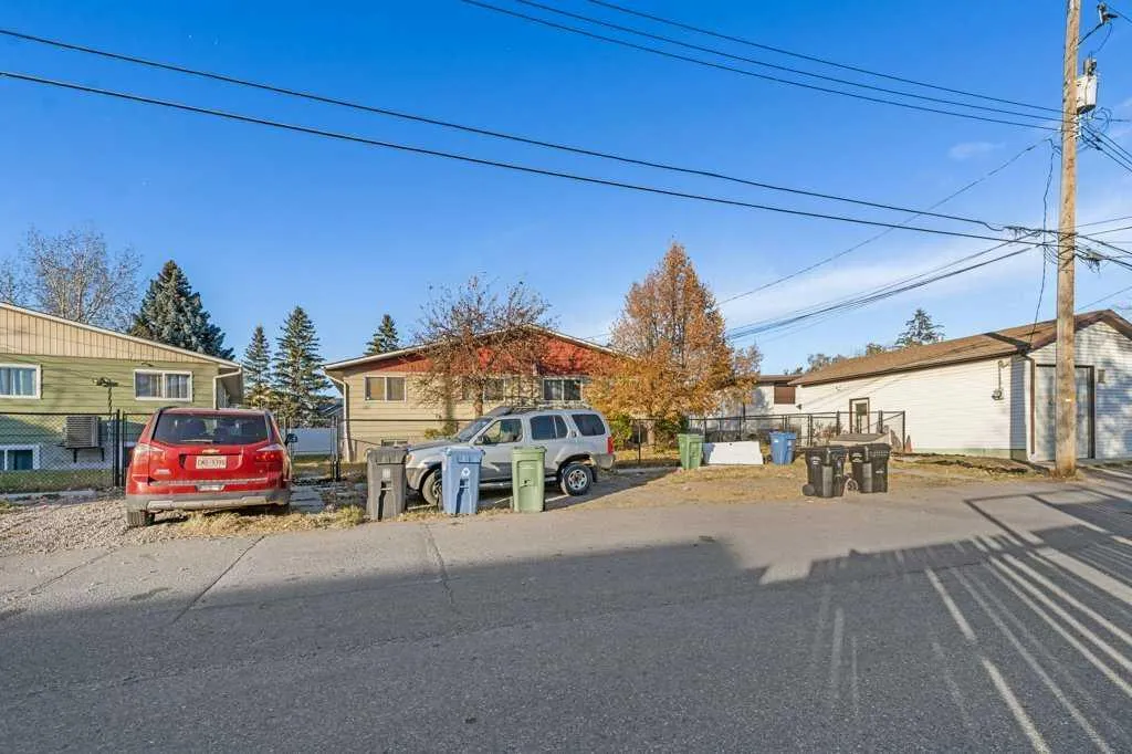 53,55 Dovercliffe Way SE