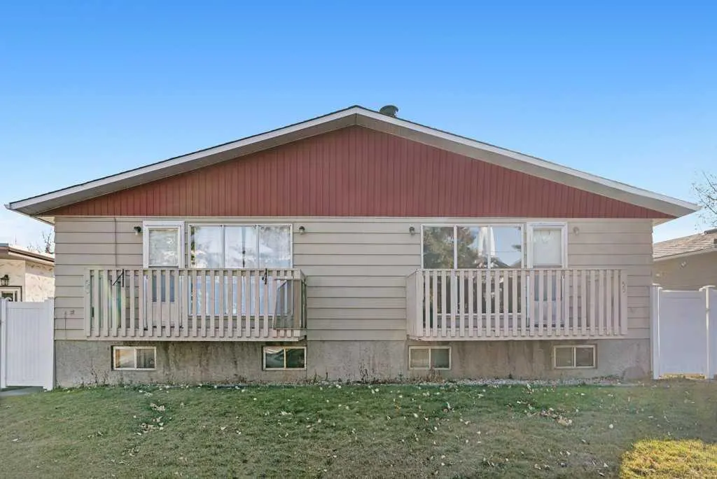 53,55 Dovercliffe Way SE