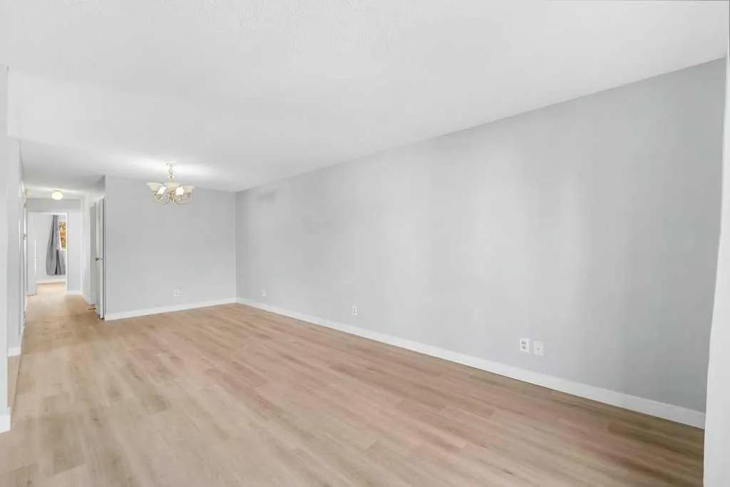 53,55 Dovercliffe Way SE