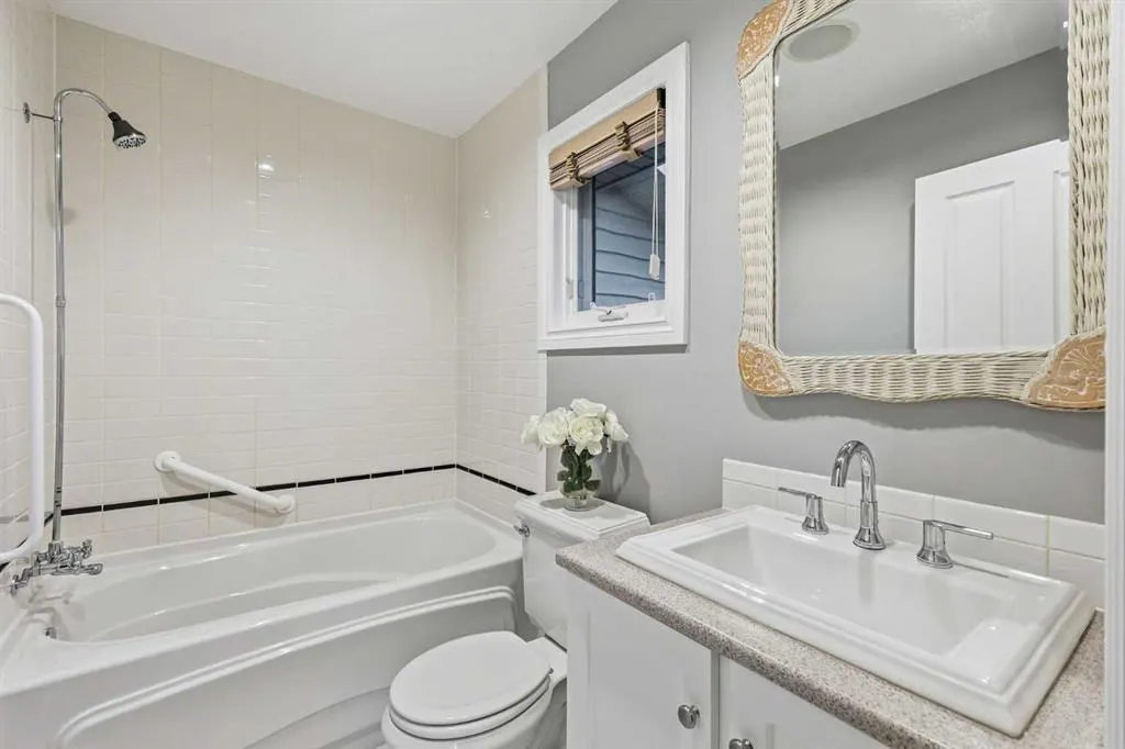 723 Willamette Drive SE