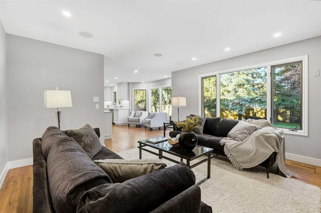 723 Willamette Drive SE