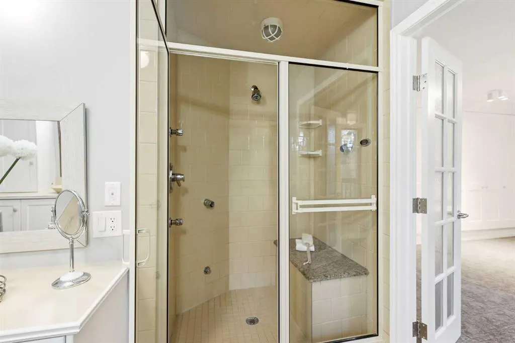 723 Willamette Drive SE